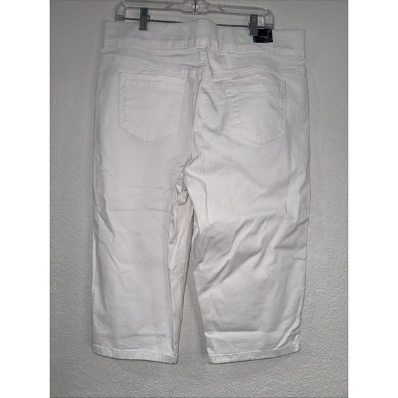 Gloria Vanderbilt All Around Slimming Avery Capri Jeans Women's 14 WHITE EUC - Picture 2 of 6